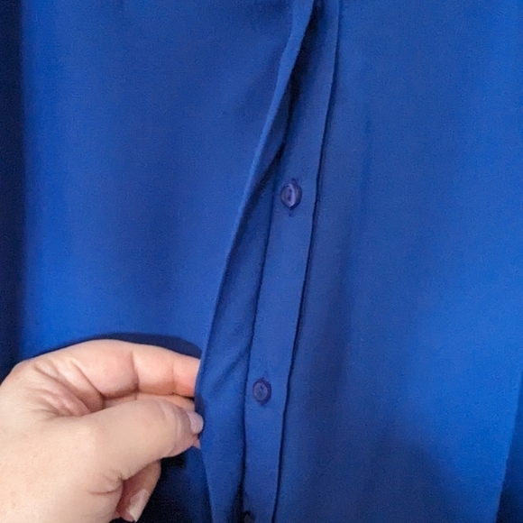 Gibson NWOT cobalt blue ,long sleeve blouse,button front, Raglan sleeve - Picture 5 of 6